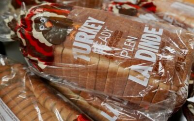 Grade 7 – Making Stuffing for Friday’s Thanksgiving Lunch