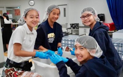 Grade 7 – Making Stuffing for Friday’s Thanksgiving Lunch